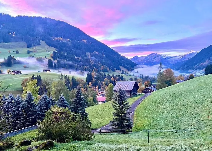 Alpehytte Near